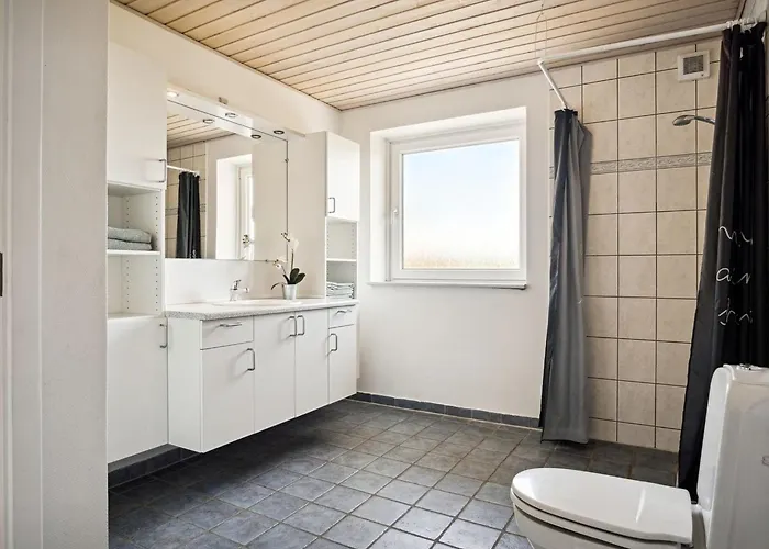 Holiday home Stefania - 700m From The Sea By Interhome Bredebro